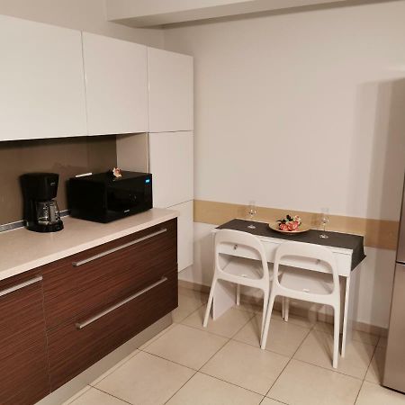 Pall'S Minimal Apartment Néa Péramos Buitenkant foto